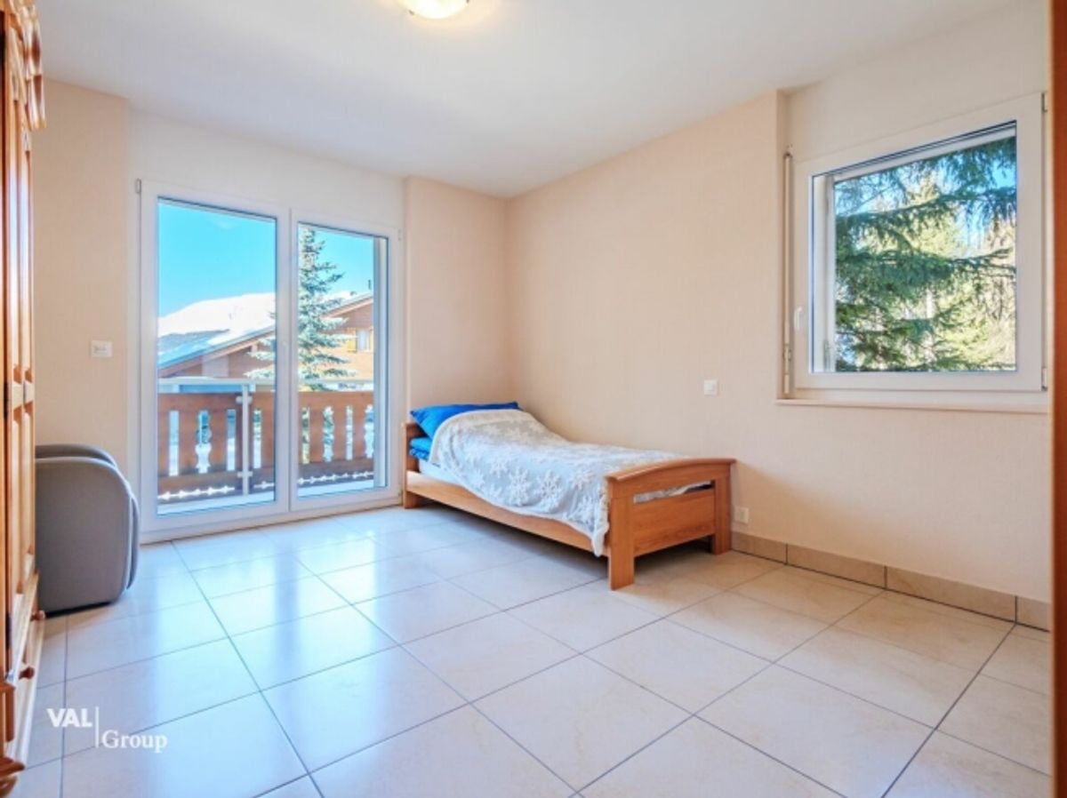 Résidence de 3 généreux logements - 9
