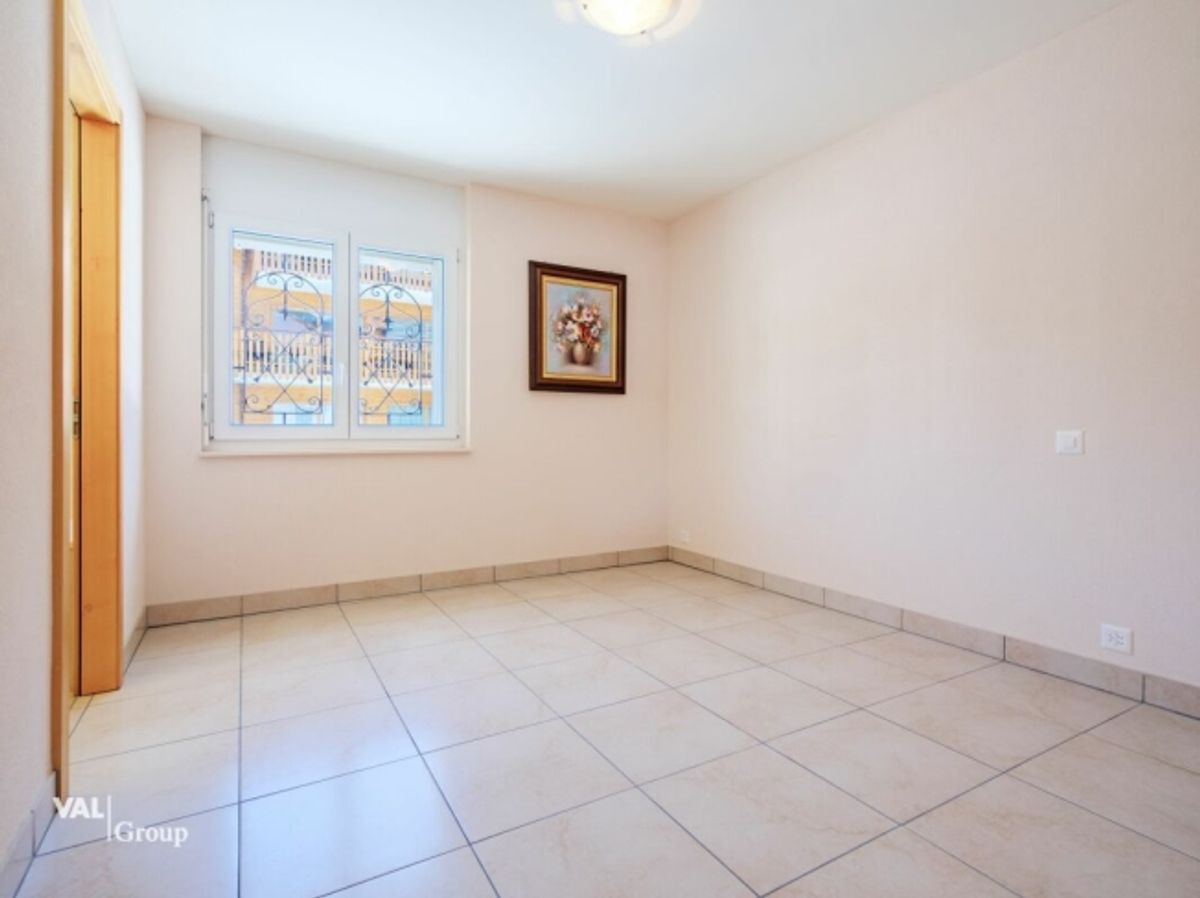 Résidence de 3 généreux logements - 12
