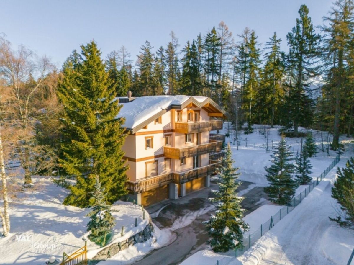 Résidence de 3 généreux logements - 13