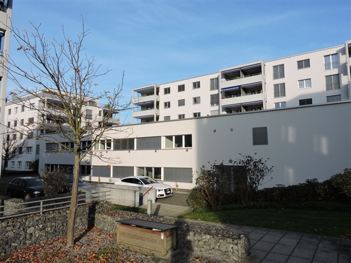 KLEIN aber FEIN - Ihr neuer Arbeitsplatz mitten in Pfäffikon SZ - 0