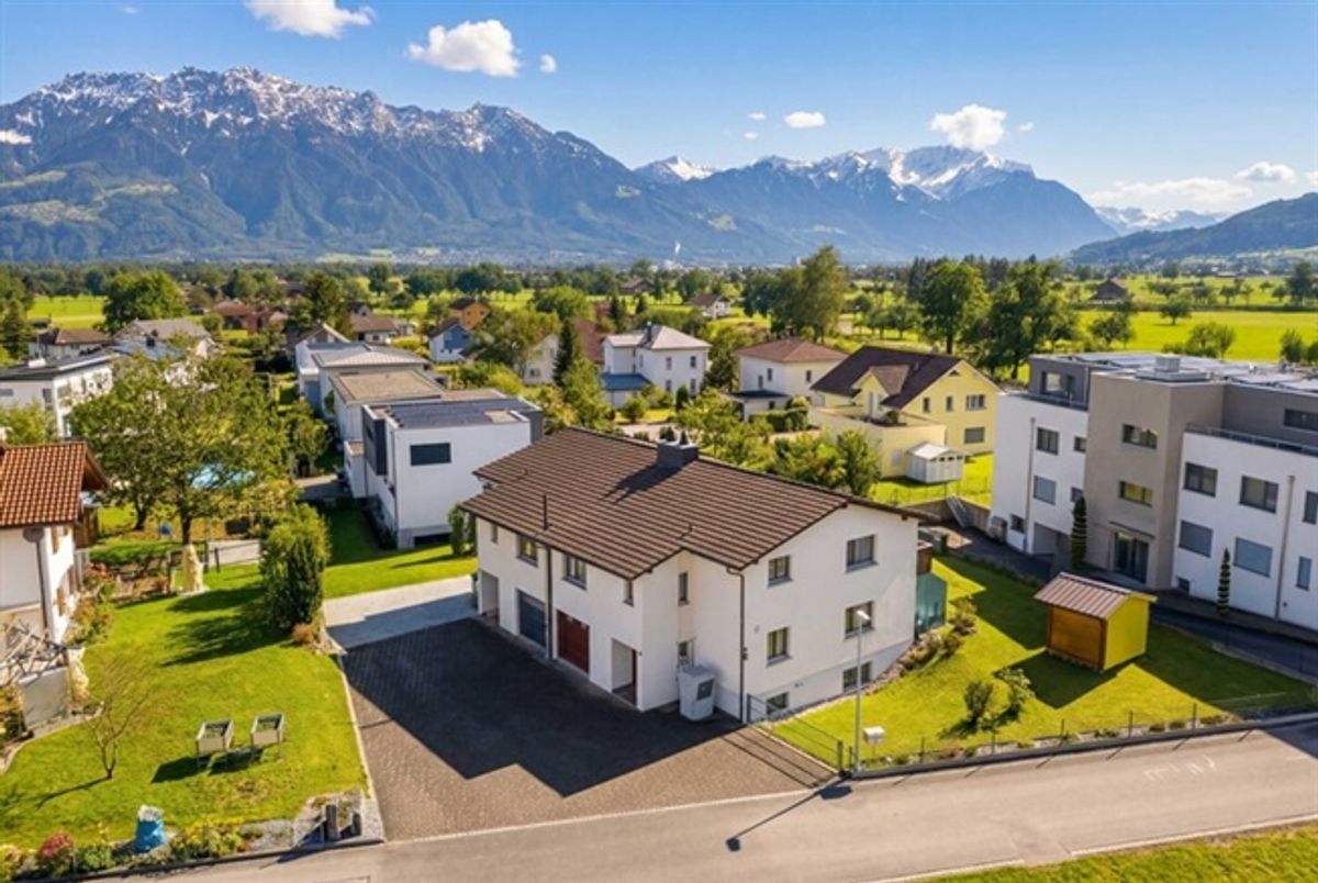 5.5-ZIMMER-DOPPELEINFAMILIENHAUS MIT BERGBLICK - 0