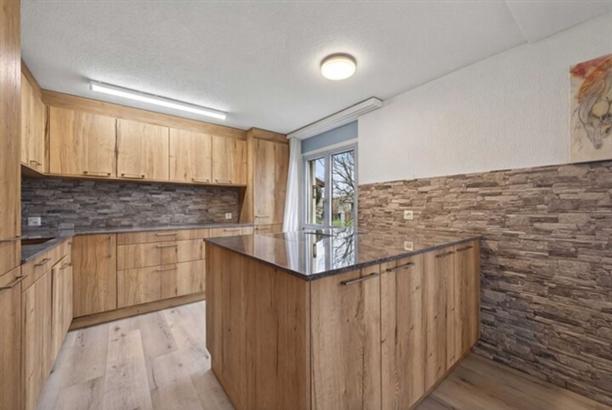 5.5-ZIMMER-DOPPELEINFAMILIENHAUS MIT BERGBLICK - 6