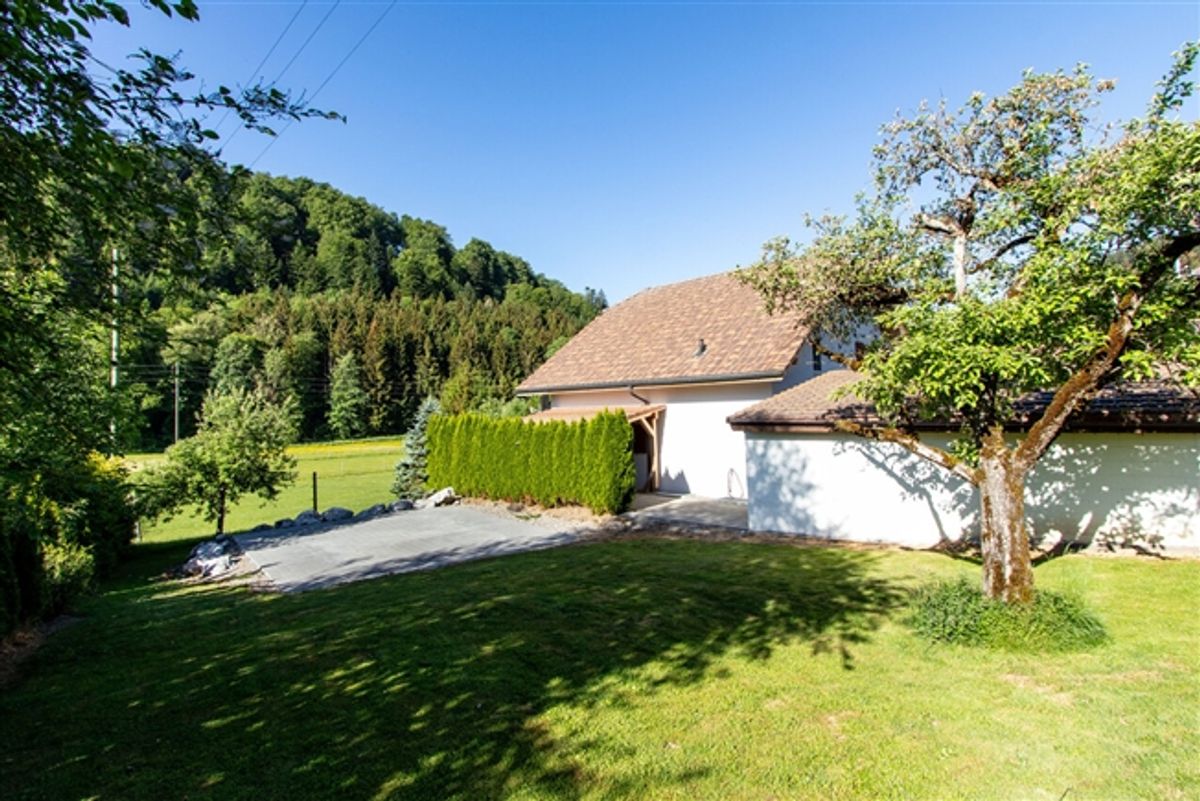 5.5-ZIMMER EINFAMILIENHAUS MIT UNVERBAUBARER AUSSICHT INS GRÜNE - 2