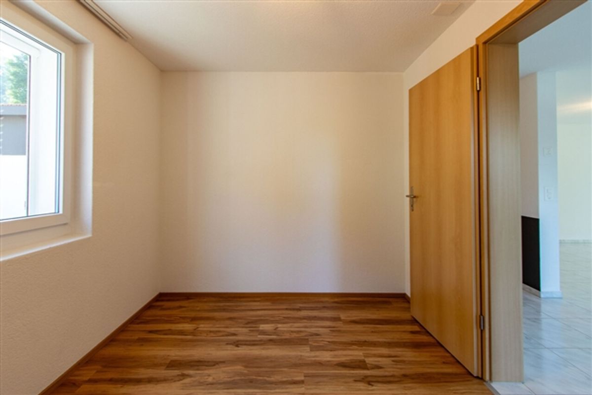 5.5-ZIMMER EINFAMILIENHAUS MIT UNVERBAUBARER AUSSICHT INS GRÜNE - 10