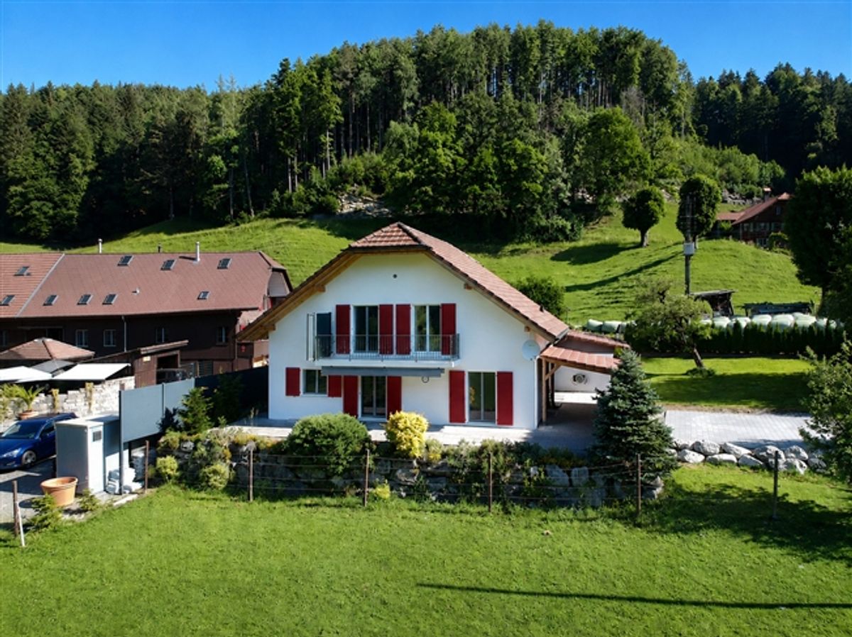 5.5-ZIMMER EINFAMILIENHAUS MIT UNVERBAUBARER AUSSICHT INS GRÜNE - 0