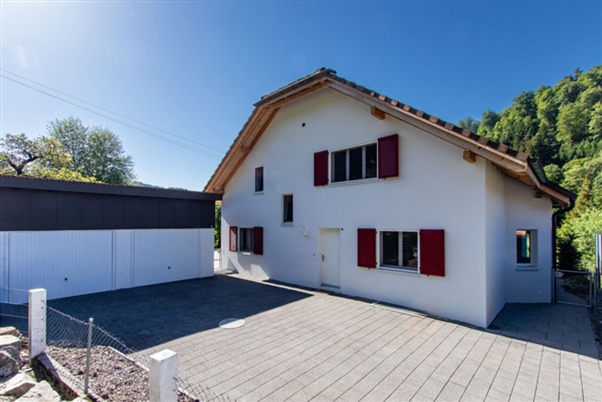 5.5-ZIMMER EINFAMILIENHAUS MIT UNVERBAUBARER AUSSICHT INS GRÜNE - 1