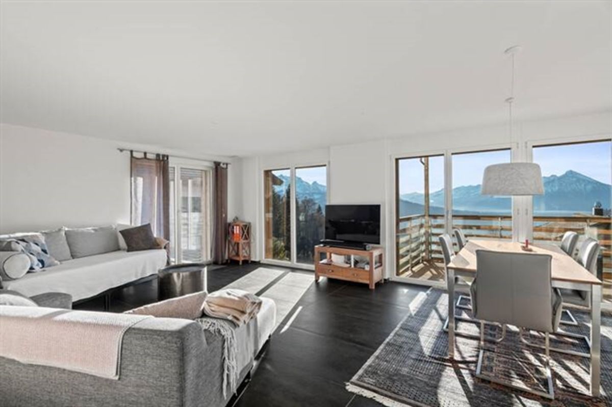 MODERNE WOHNUNG IN BEATENBERG MIT PANORAMAAUSSICHT - 1