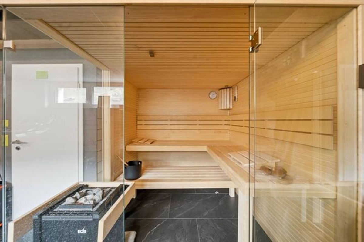 EXKLUSIVE VILLA MIT BERGPANORAMA, SAUNA UND WINTERGARTEN - 6