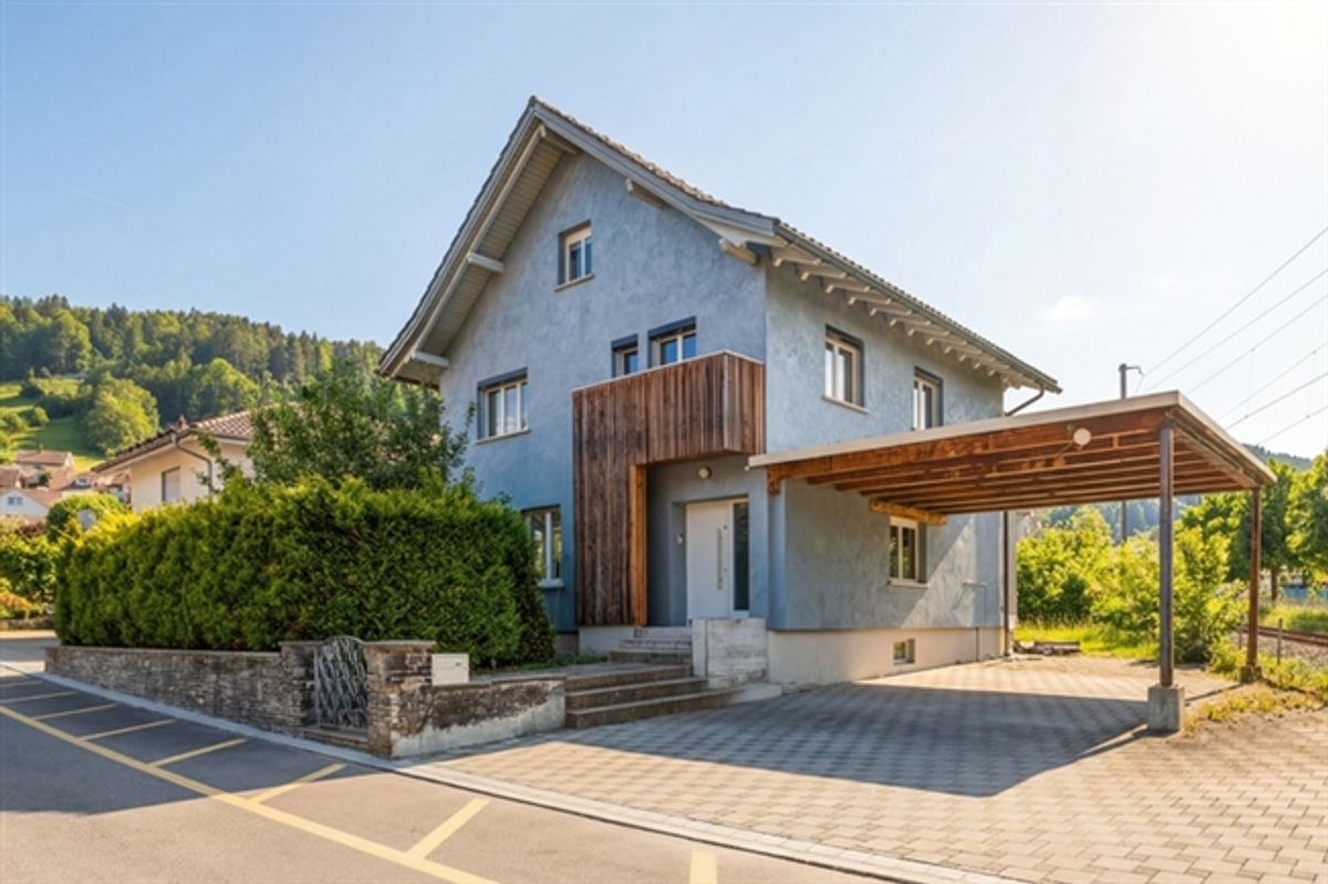 CHARME AUS ZWEI EPOCHEN - GEKONNT SANIERTES EINFAMILIENHAUS - 0