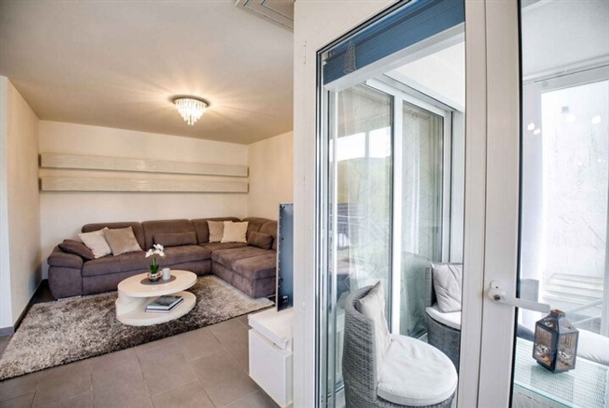 FREISTEHEND AM HANG - 5.5 ZIMMER EINFAMILIENHAUS - 1
