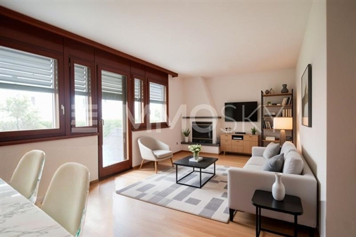 Moderne 2,5-Zimmer-Wohnung mit privatem Außenbereich - 0