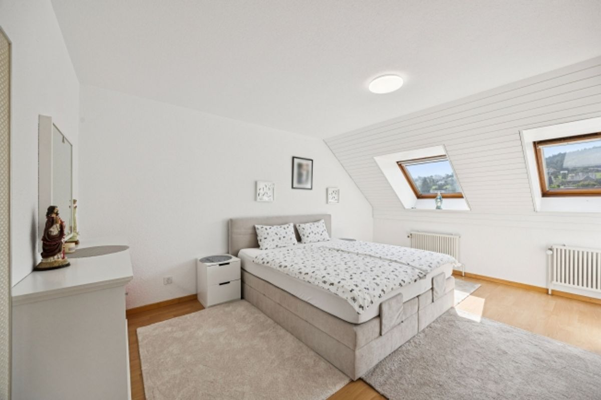 Ihr neues Zuhause auf zwei Ebenen Grosszügige 5.5-Zimmer-Duplexwohnung - 2