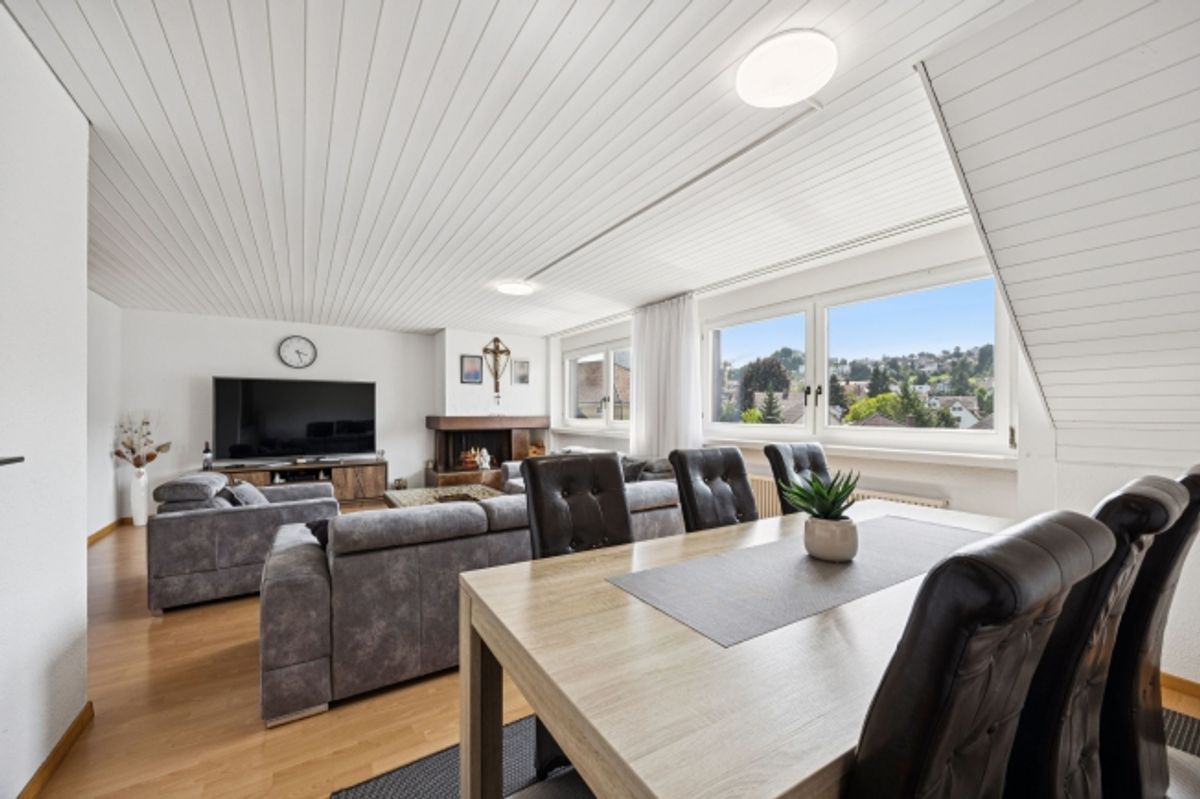 Ihr neues Zuhause auf zwei Ebenen Grosszügige 5.5-Zimmer-Duplexwohnung - 5