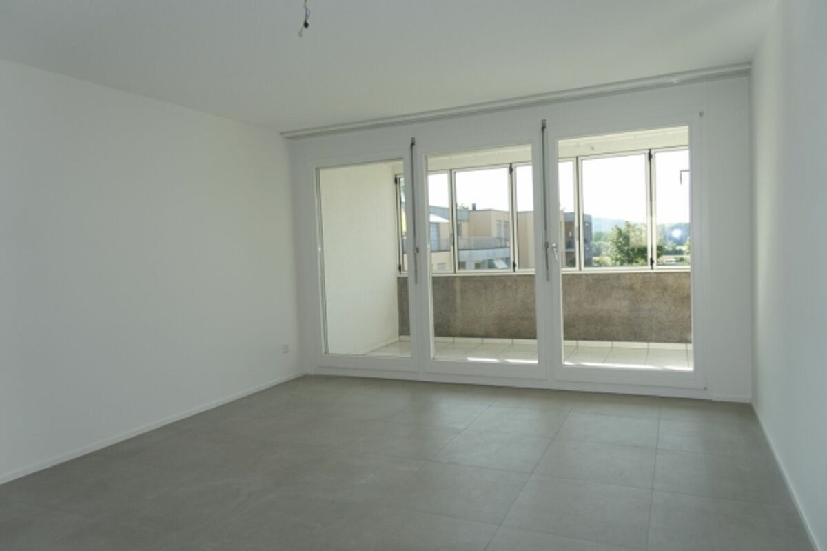 3.5 Zi-Eigentumswohnung mit Balkon und Einstellhallenplatz - 2