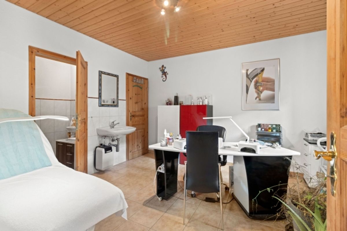 9-Zimmer Reihenmittelhaus an ruhiger und ländlicher Lage - 9