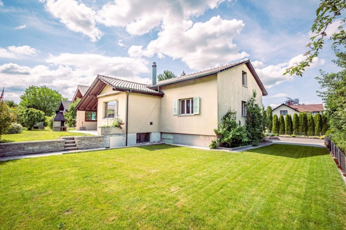5.5-Zi. EFH in Uetendorf mit grossem Garten & Ausbaupotential - 0