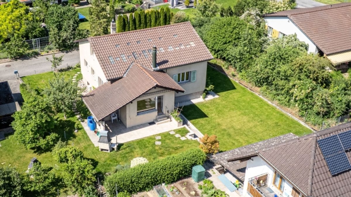 5.5-Zi. EFH in Uetendorf mit grossem Garten & Ausbaupotential - 1