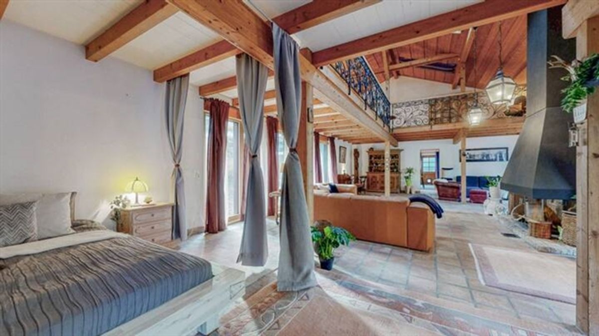 CHARMANT UND VIELFÄLTIG - GENERATIONENHAUS MIT PFERDESTALL - 4