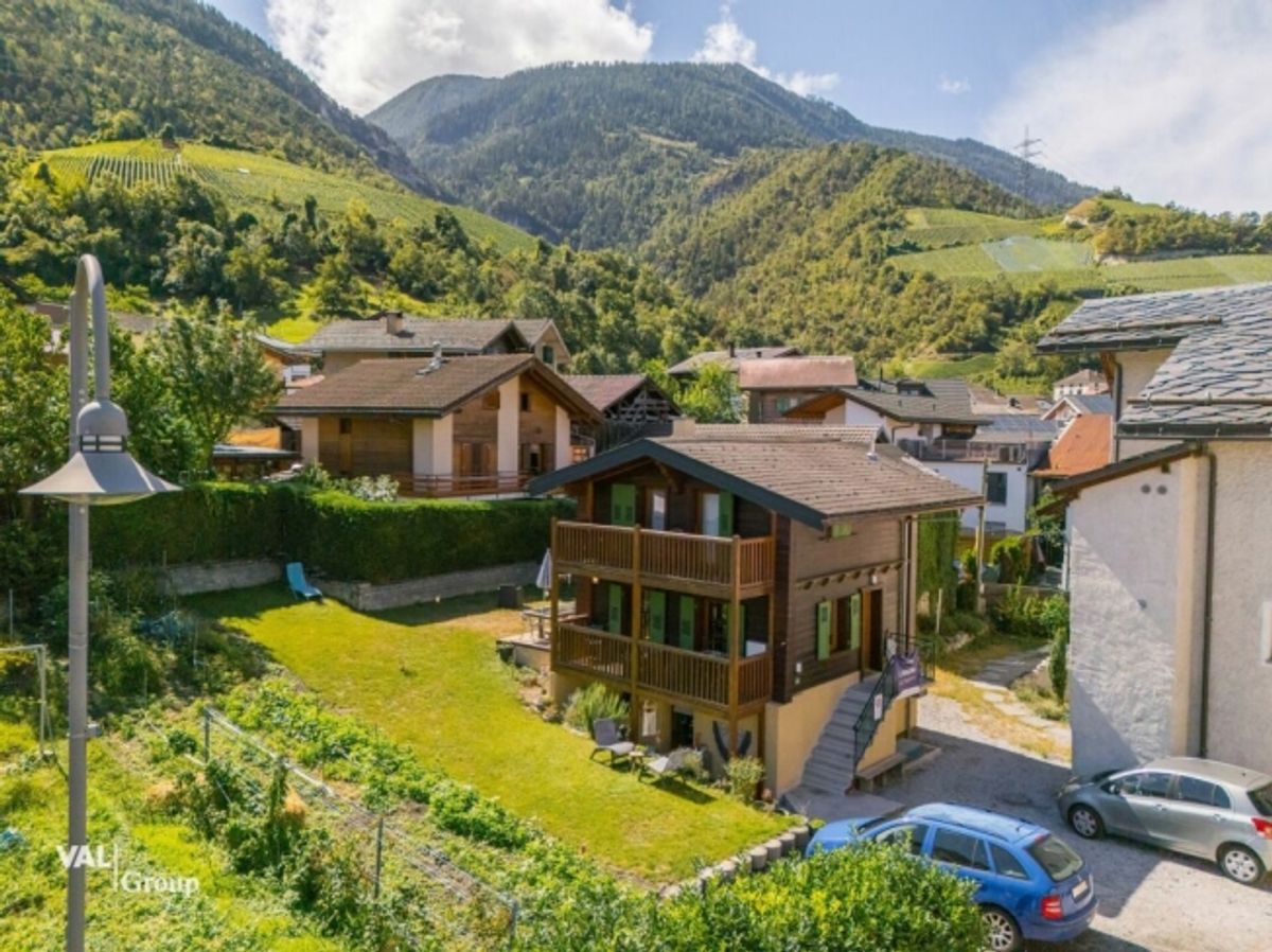 Charmant petit chalet avec spacieux jardin, en plein coeur du village - 0