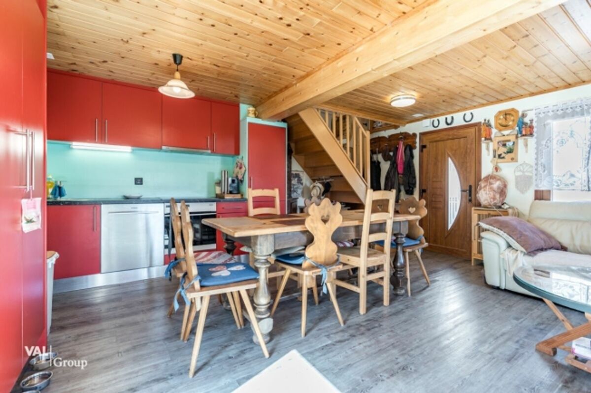 Charmant petit chalet avec spacieux jardin, en plein coeur du village - 2