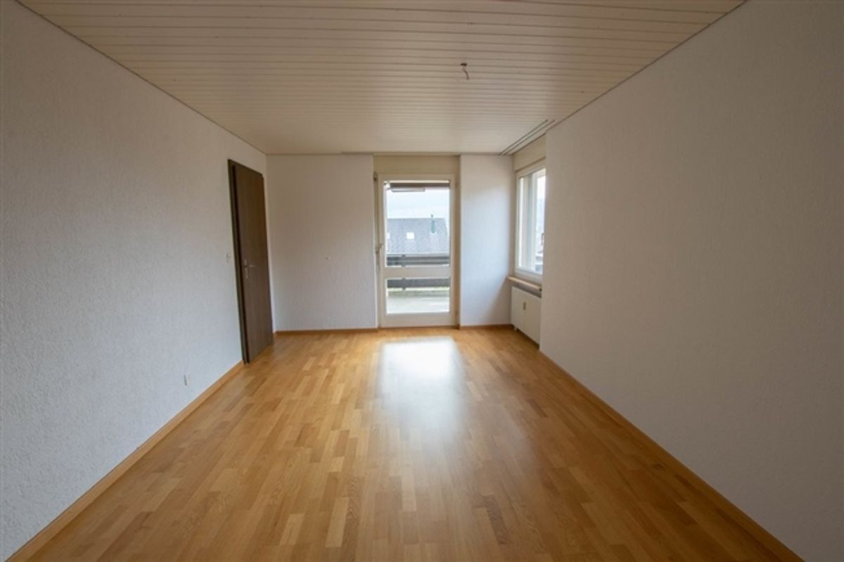 4 1/2-Zimmerwohnung mit zwei Balkonen in Langnau - 2