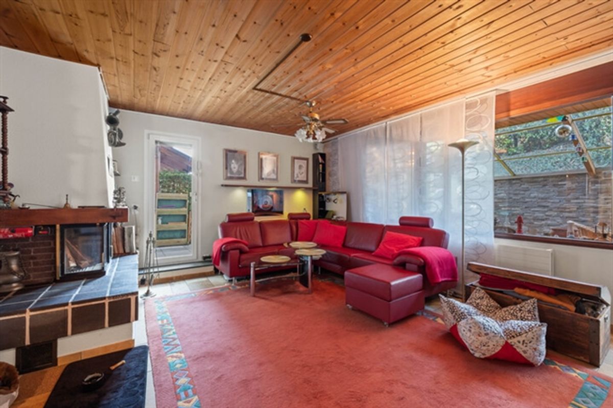 CHARMANTES 7.5 ZIMMER ECKEINFAMILIENHAUS MIT VIELSEITIG NUTZBAREM STUDIO - 1