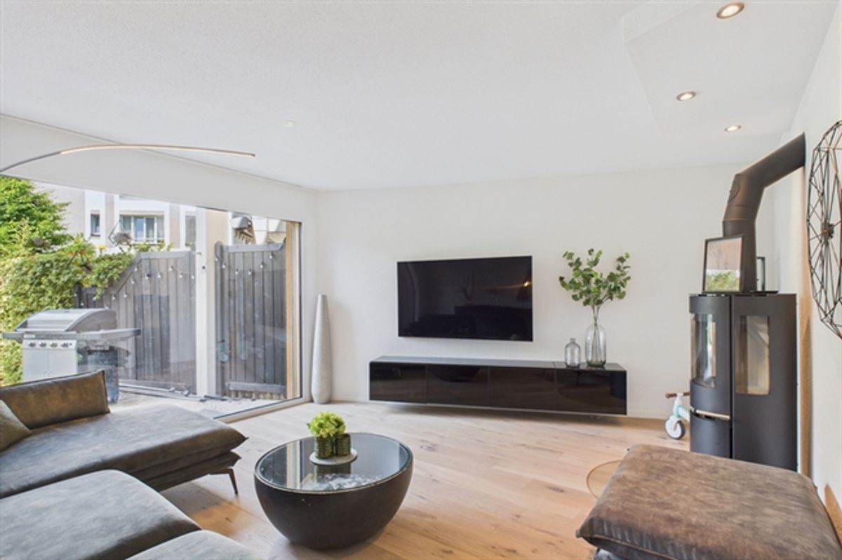 WOHNEN WIE IM HAUS MAISONETTE MIT EIGENEM GARTEN - 1