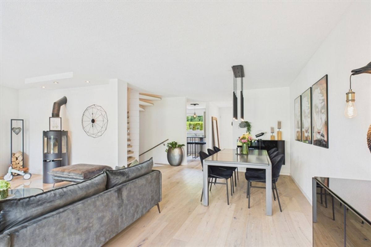 WOHNEN WIE IM HAUS MAISONETTE MIT EIGENEM GARTEN - 2