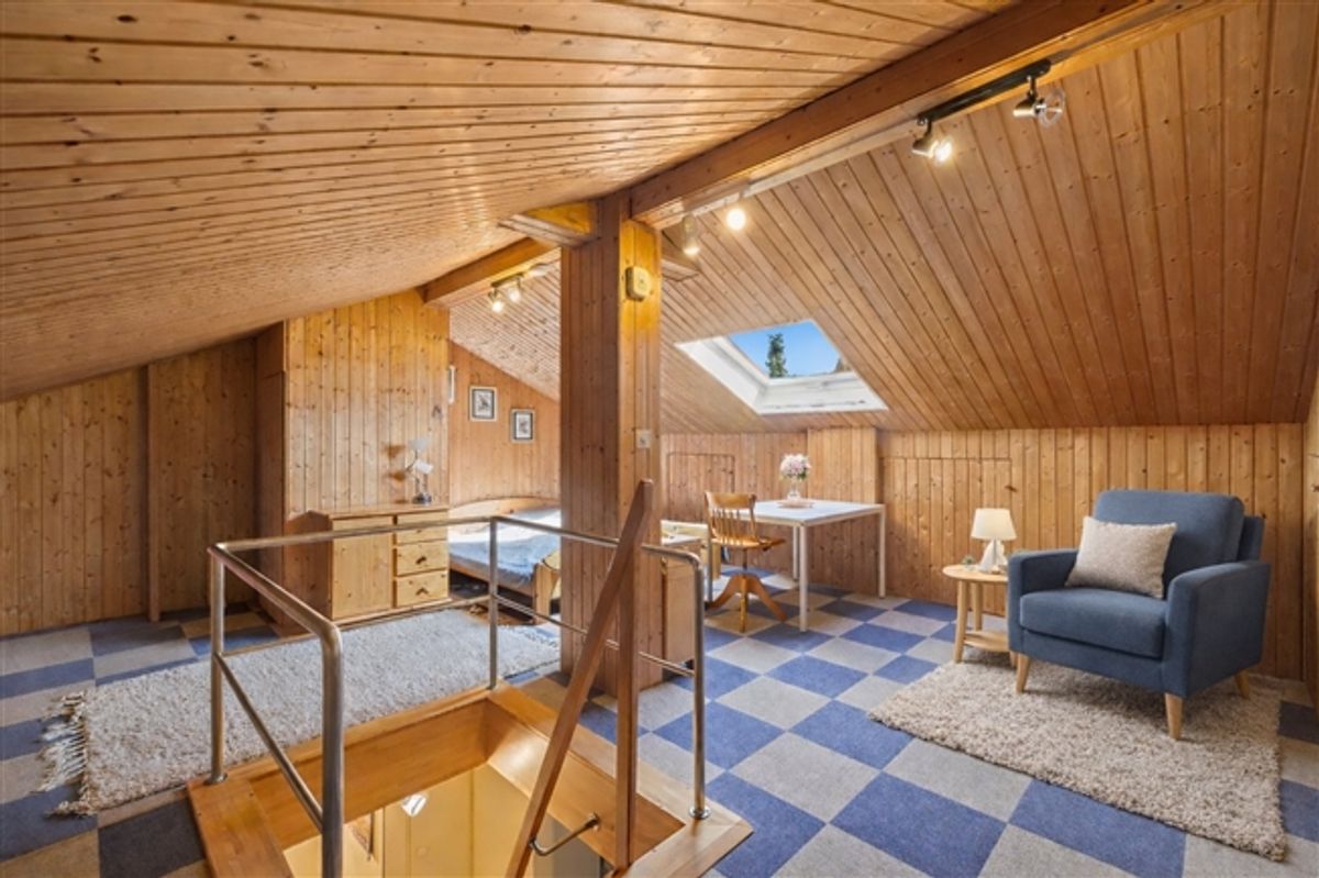CHARMANTES 7.5 ZIMMER ECKEINFAMILIENHAUS MIT VIELSEITIG NUTZBAREM STUDIO - 5