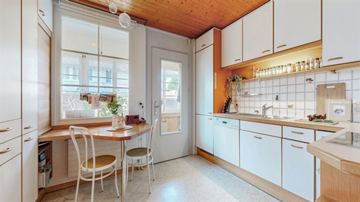 CHARMANTE CHANCE IM LERCHENFELD - PREISWERTES EINFAMILIENHAUS - 2