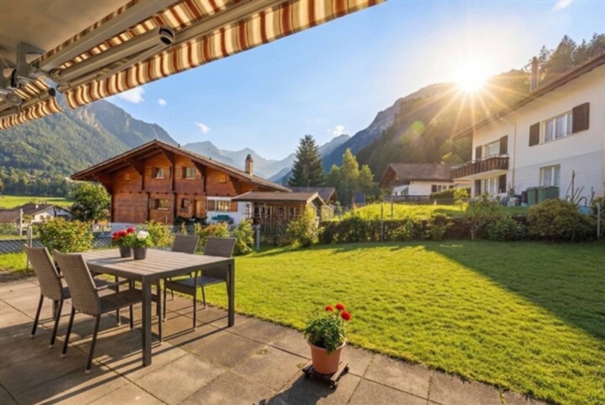 STILVOLL WOHNEN INMITTEN DER ALPEN - 4.5 ZIMMER GARTENWOHNUNG - 0