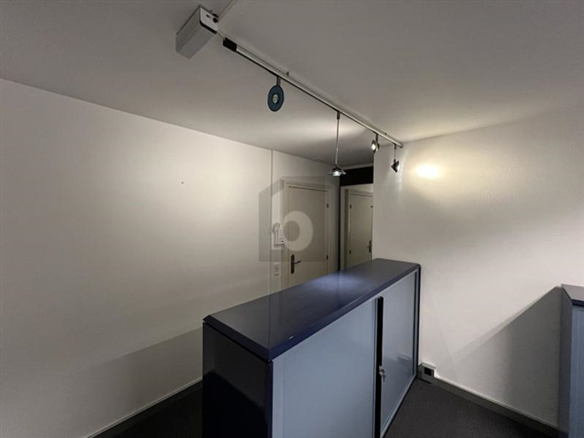 IM ZENTRUM MÖBLIERT UND BEZUGSFERTIG - 1