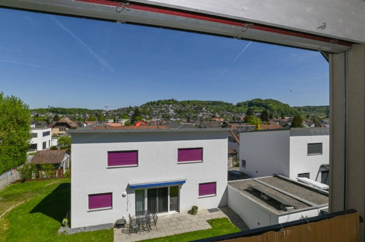 Gepflegtes Zweifamilienhaus mit vielen Parkplätzen an bevorzugter Lage - 13