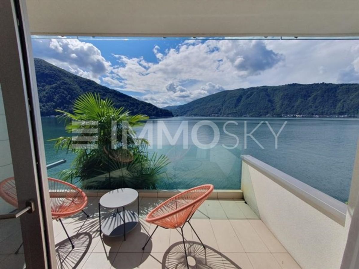 Elegante Villa in Bissone mit direktem Zugang zum Luganosee - 0