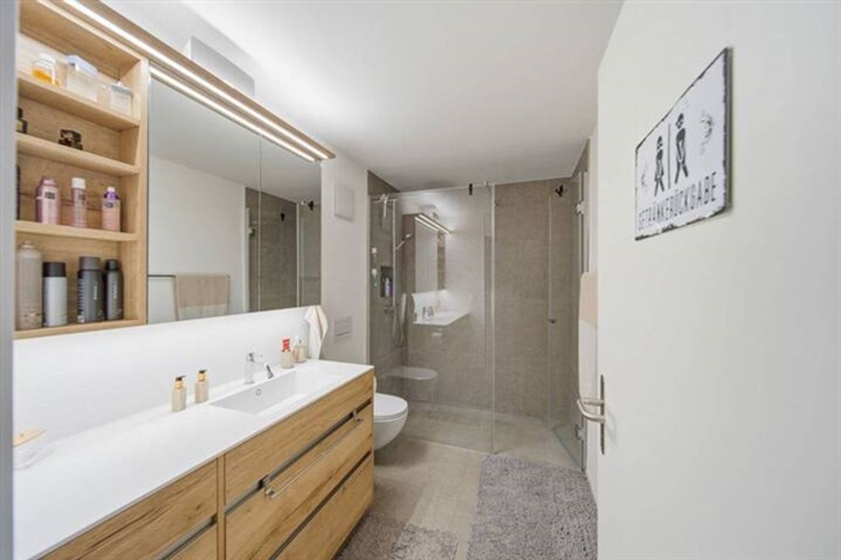 KLASSE UND KOMFORT IM GRÜNEN - NEUWERTIGE 4.5 ZIMMERWOHNUNG - 5
