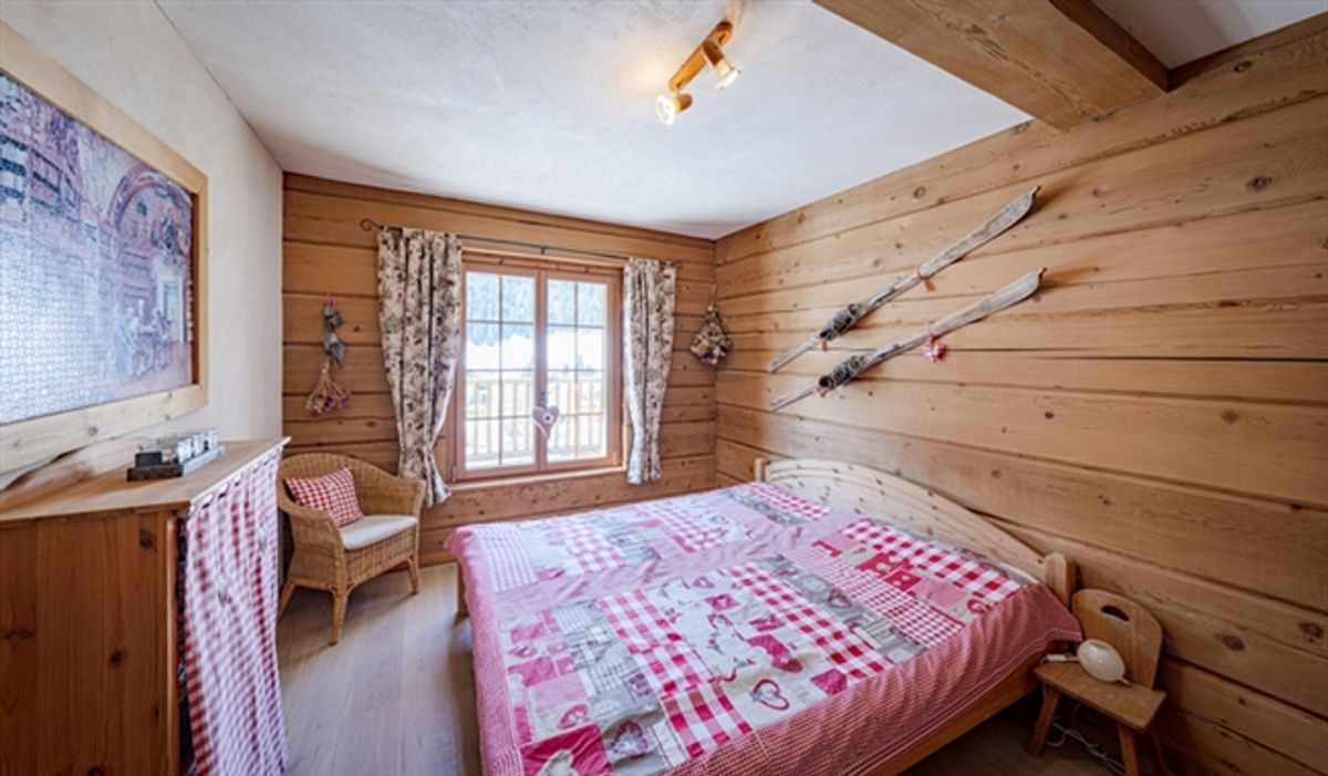 BLOCKHAUS ERSTER GÜTE IN CHURWALDEN - 4.5 ZIMMER DACHMAISONETTE - 3