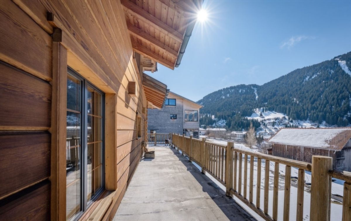 BLOCKHAUS ERSTER GÜTE IN CHURWALDEN - 4.5 ZIMMER DACHMAISONETTE - 6