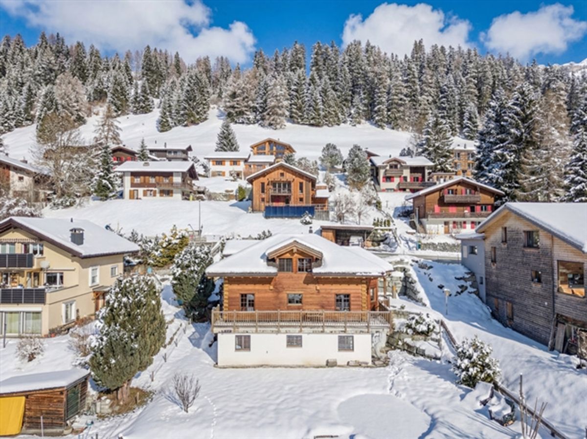 BLOCKHAUS ERSTER GÜTE IN CHURWALDEN - 4.5 ZIMMER DACHMAISONETTE - 7