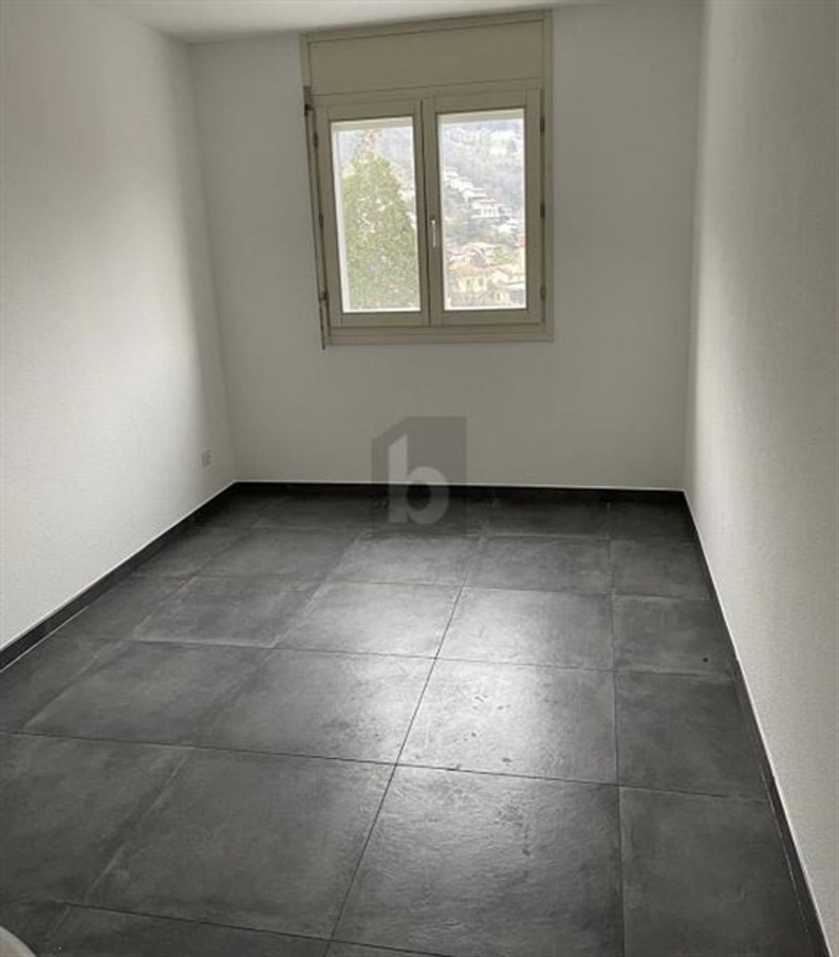 GERÄUMIG MIT GARTEN - 3