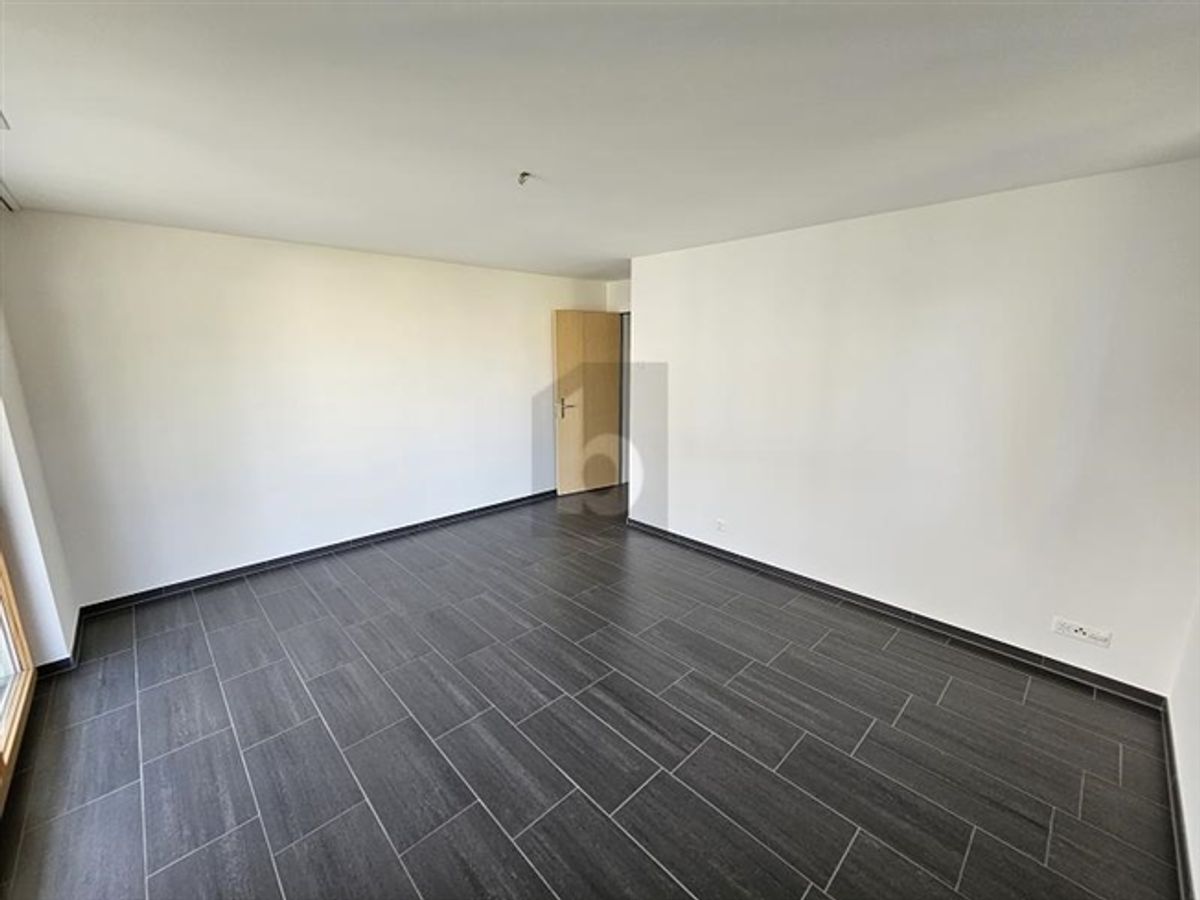 MODERN MIT SONNIGEM BALKON - 4