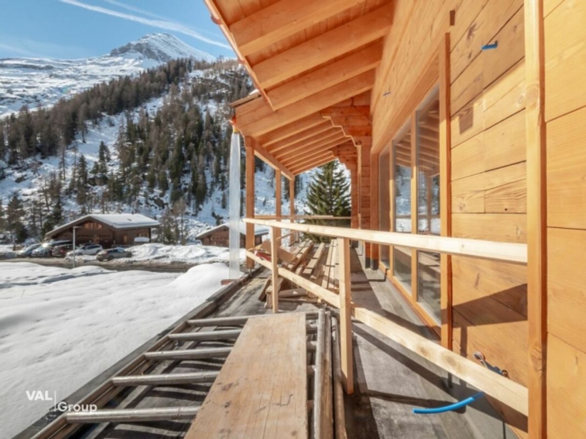 Charmant chalet aux élégances alpines dans un décor à couper le souffle - 1