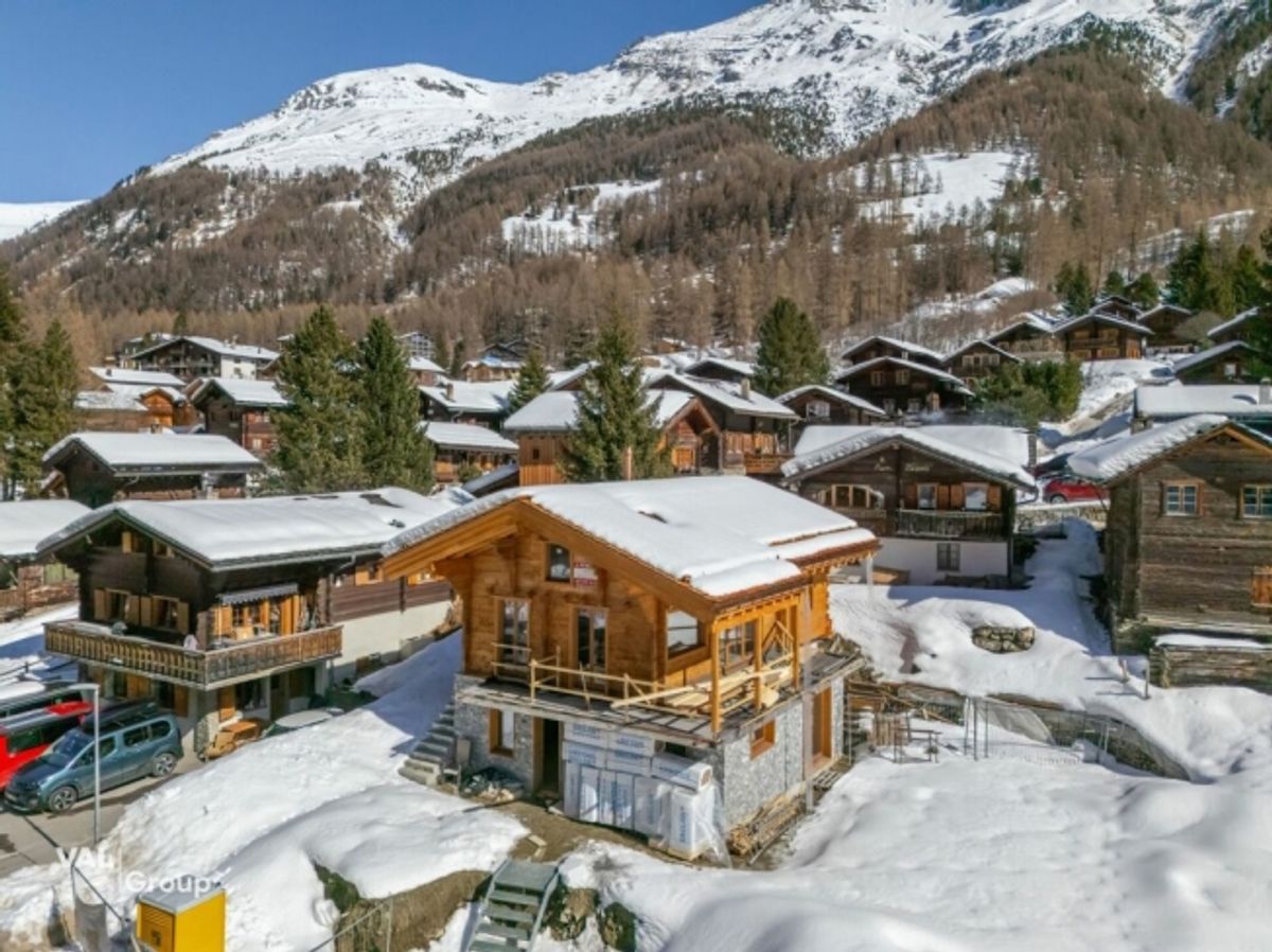 Charmant chalet aux élégances alpines dans un décor à couper le souffle - 8