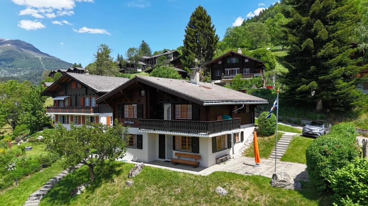 Exklusives Chalet an sonniger Aussichtslage in Ernen - 0