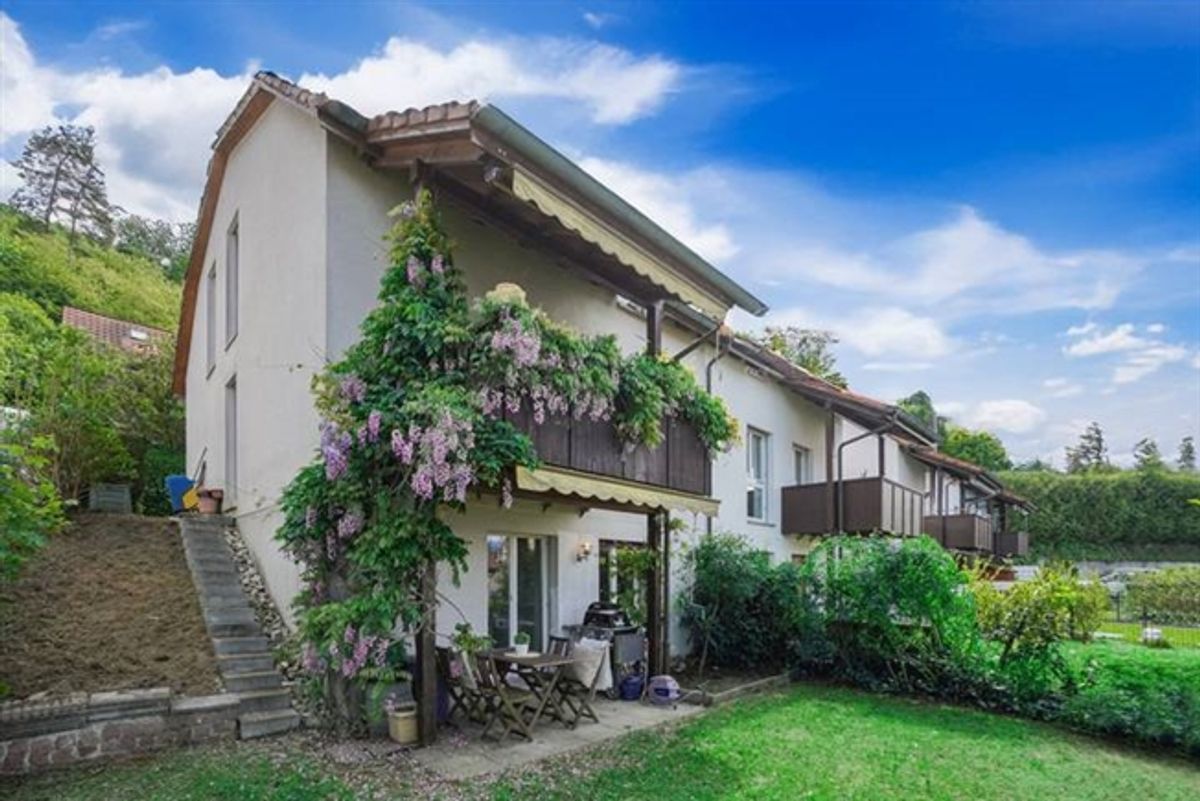 GEPFLEGTE 6.5 ZIMMER DOPPELHAUSHÄLFTE MIT GARTEN UND BALKON - 0