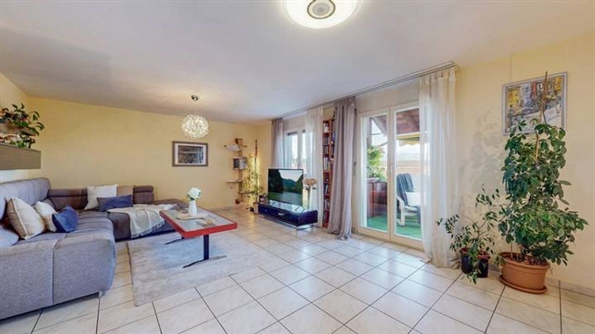 GEPFLEGTE 6.5 ZIMMER DOPPELHAUSHÄLFTE MIT GARTEN UND BALKON - 1