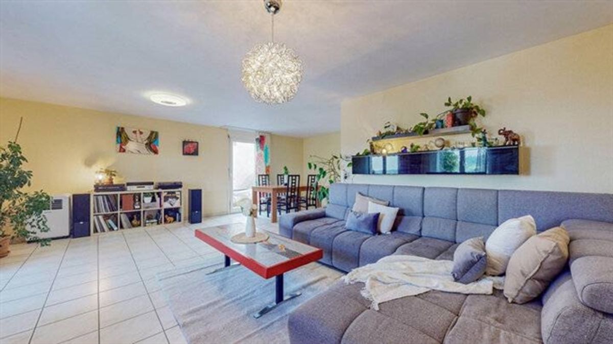 GEPFLEGTE 6.5 ZIMMER DOPPELHAUSHÄLFTE MIT GARTEN UND BALKON - 2