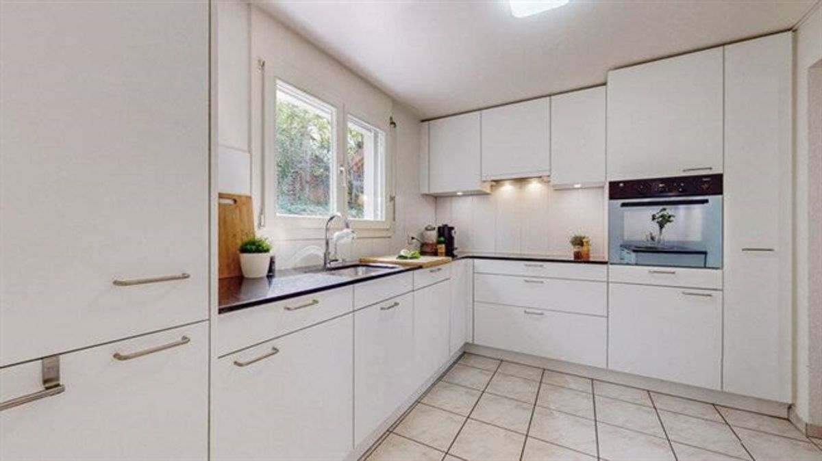 GEPFLEGTE 6.5 ZIMMER DOPPELHAUSHÄLFTE MIT GARTEN UND BALKON - 4