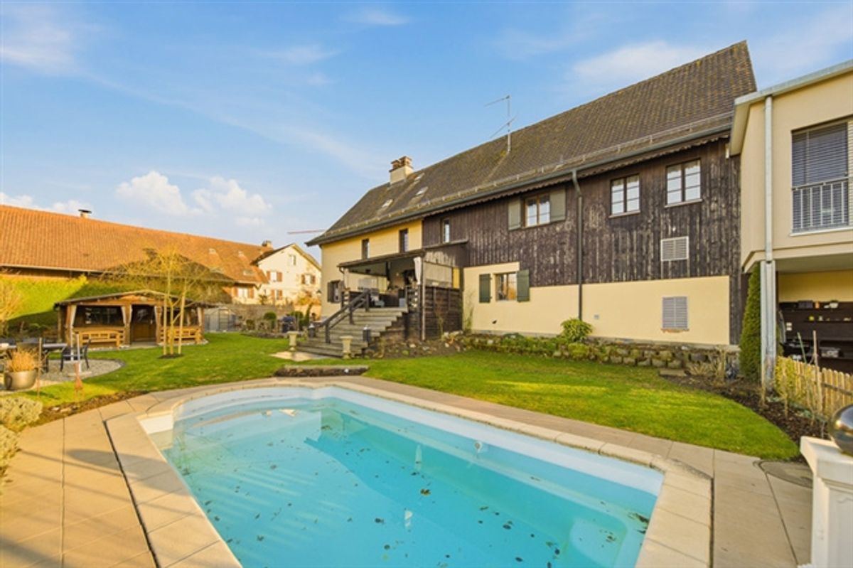 SYMBIOSE ZWISCHEN KLASSIK & KOMFORT - 7.5 ZIMMER HAUS MIT EINLIEGERWOHNUNG - 6