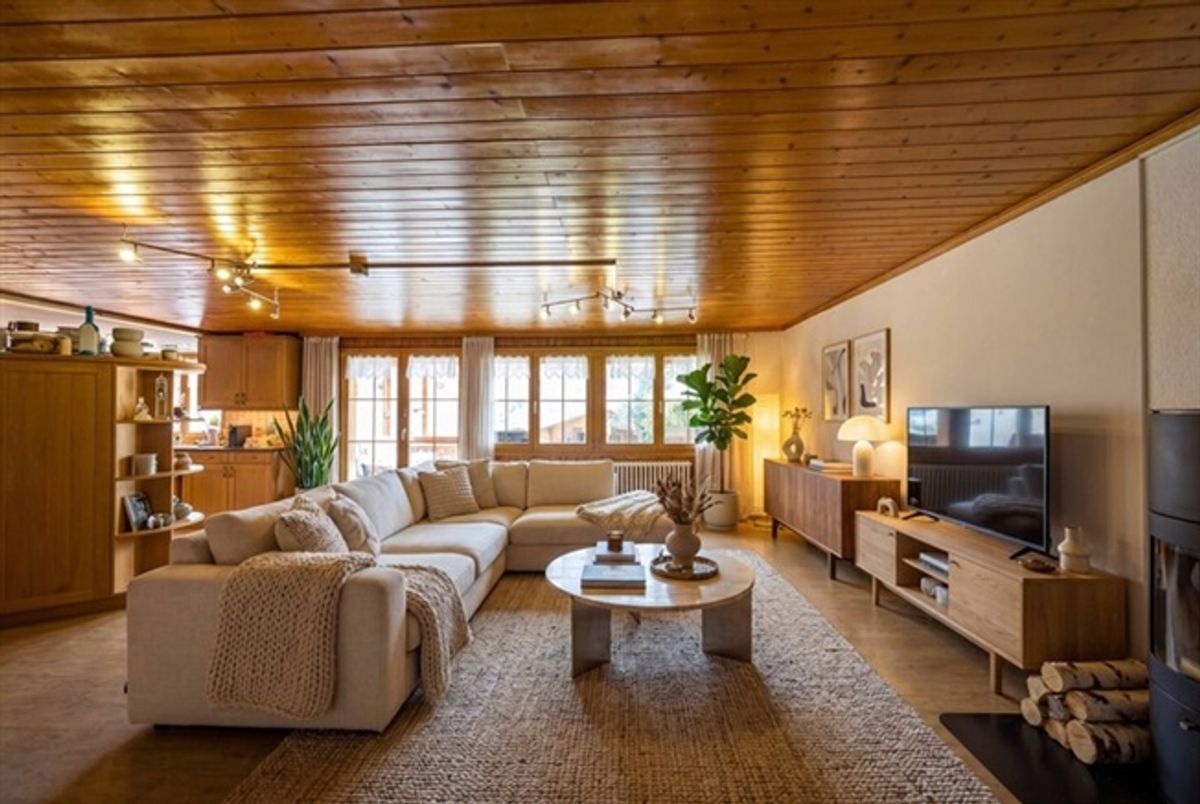 SCHMUCKES CHALET MIT ZWEI WOHNUNGEN - 1