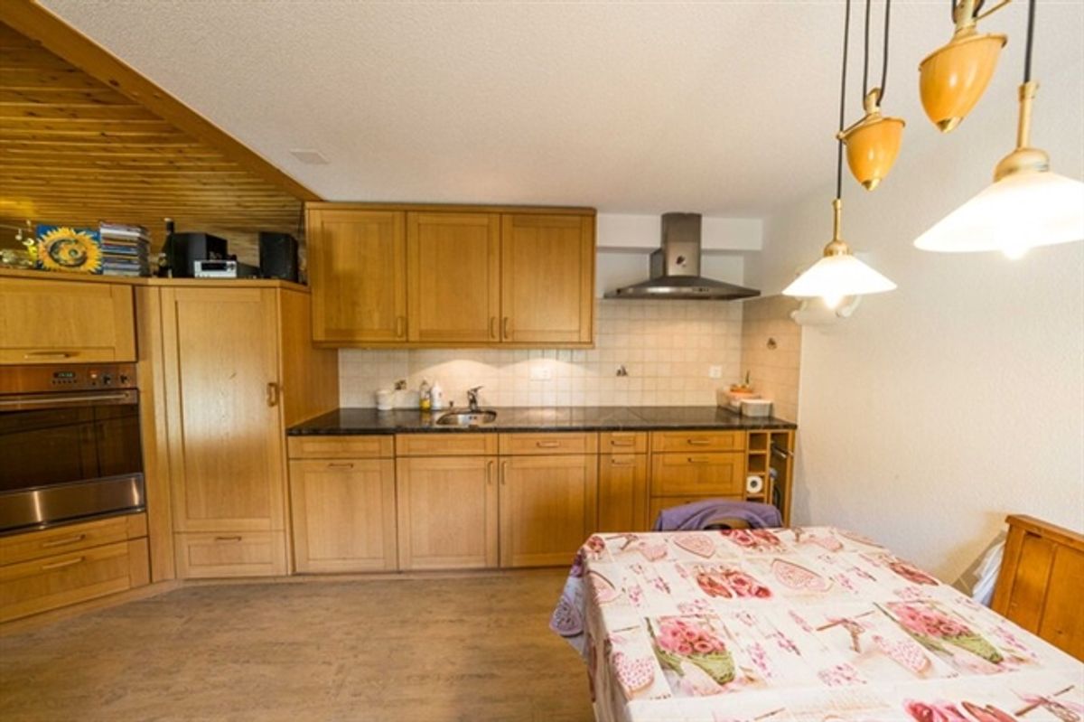 SCHMUCKES CHALET MIT ZWEI WOHNUNGEN - 2